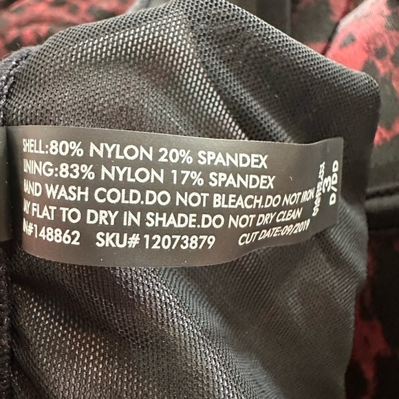 NEW Torrid Slim Fix Underwire Piping One Piece Swimsuit-Size 3-D/DD - Picture 8 of 11